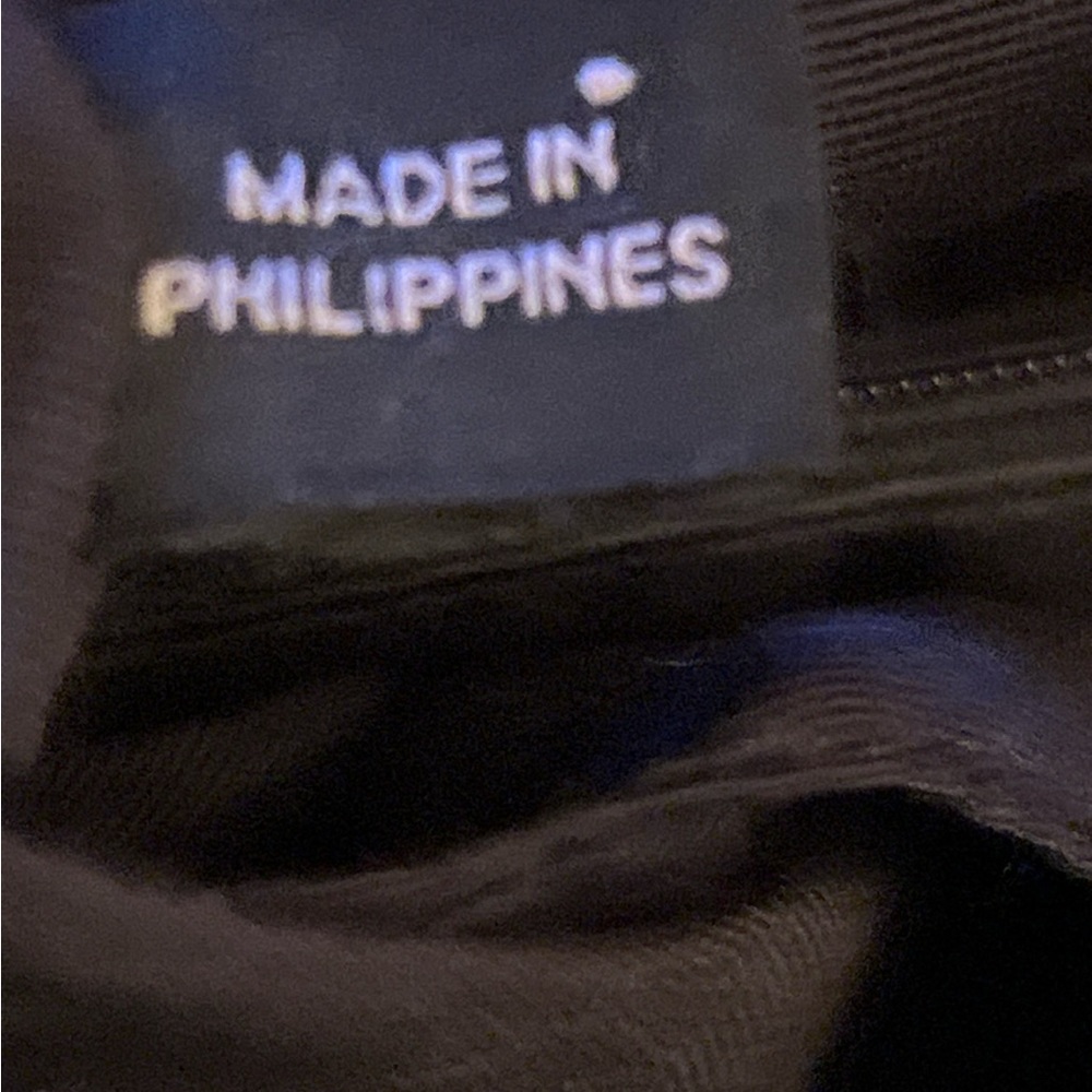 Coach Signature Chain Duffle - Picture 12 of 14